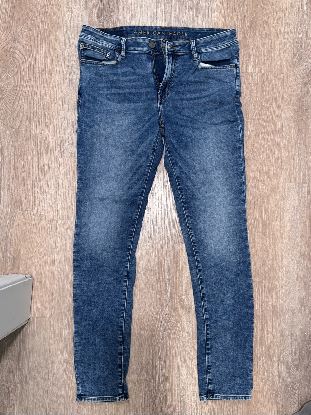 American Eagle Outfitters men’s Skinny Jeans - mid Blue Wash